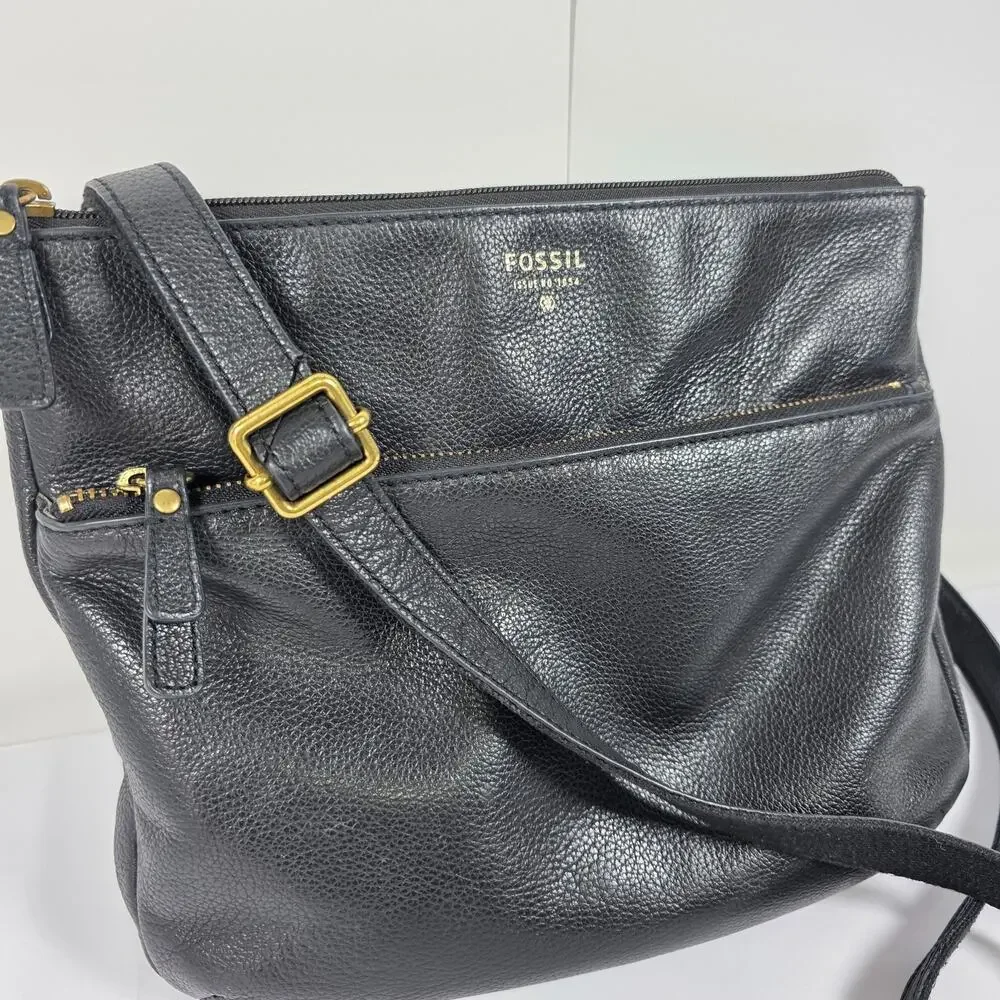 Fossil Black Leather Crossbody Bag Pebbled Adjustable Strap Zip Pocket Purse